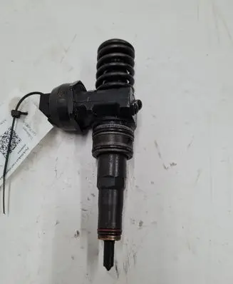 Volkswagen Golf Plus Fuel injector 038130073BN 0414720313