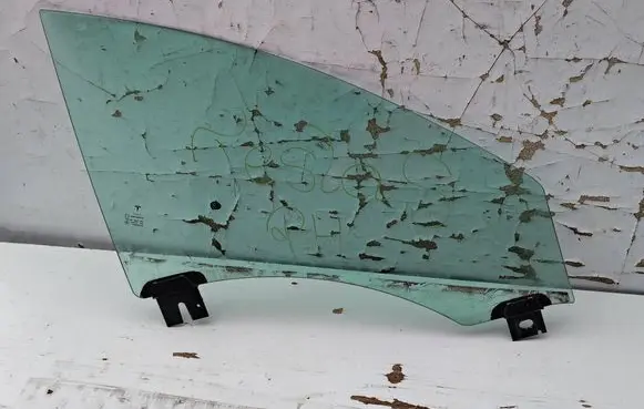 Tesla Model S Rear door window glass 43R001074