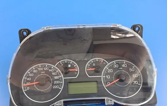Speedometer (instrument cluster)