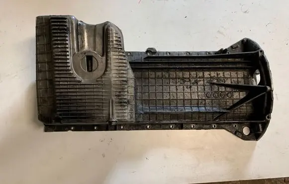 BMW 5 E34 Oil sump 2242809