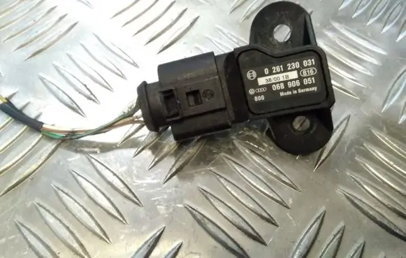Volkswagen Polo III 6N 6N2 6NF Air pressure sensor 0261230031 06B906051