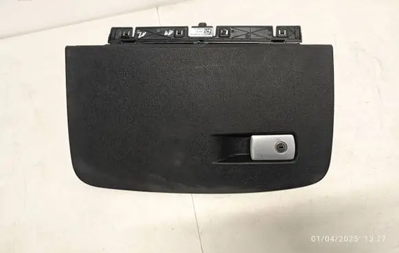 BMW 5 G30 G31 G38 Glove box lid/cover 9375429 549928