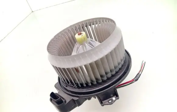 Toyota Avensis T270 Heater fan/blower 11K24