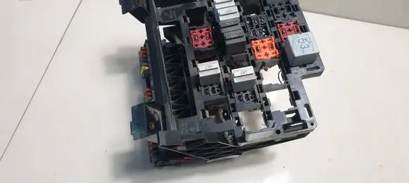Volkswagen Sharan Fuse box set 7M3937499 YM2114A323BA