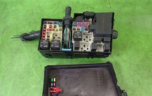 Ford Focus Fuse box set 318789120