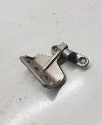 Mercedes-Benz CLS C219 Rear door lower hinge