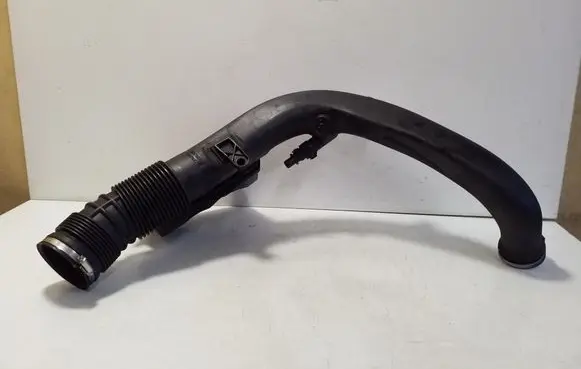 Volvo XC60 Air intake duct part 31657655