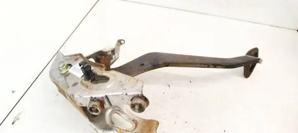 Toyota Auris 150 Brake pedal