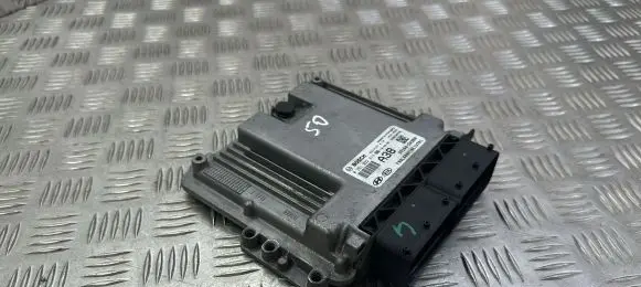 KIA Sportage Engine control unit/module 391502A380 0281032614