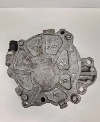 Volkswagen Tiguan Vacuum pump 03L145100F
