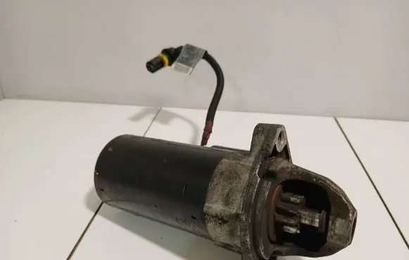 BMW 1 E81 E87 Starter motor