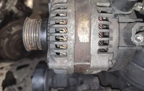 Volvo V50 Generator/alternator 3m5f10300 30795422