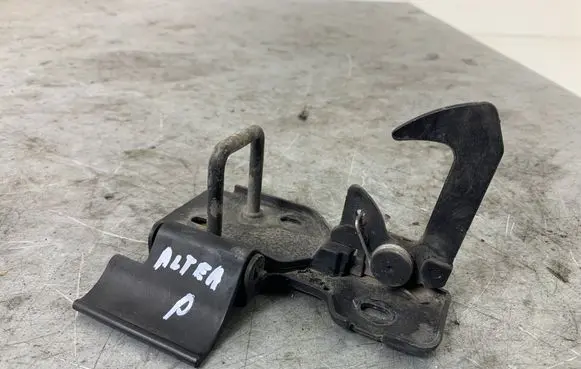Seat Altea Engine bonnet/hood lock/latch loop/hook 5P0823480