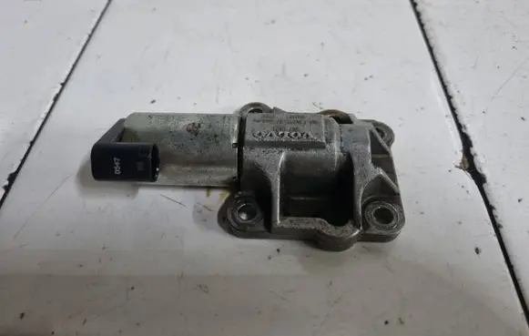 Volvo S80 Camshaft vanos timing valve 8670421 060321 F34711502