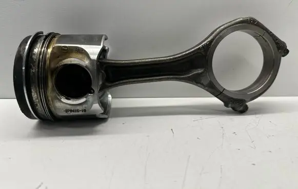 Volkswagen Touareg II Piston 83L120 83L120VWAG081