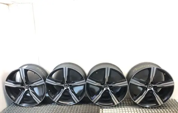 Volvo S90, V90 R17 alloy rim 32243975