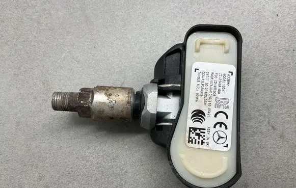 Mercedes-Benz E W212 Tire pressure sensor 2546AGG4 CCAJ13LP0300T2 2013DJ5531