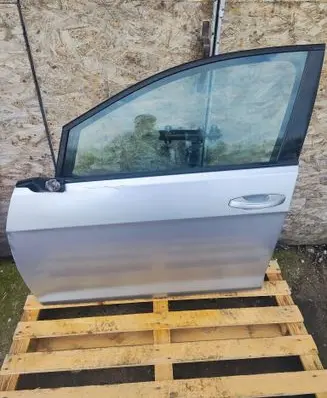 Volkswagen Golf VII Front door