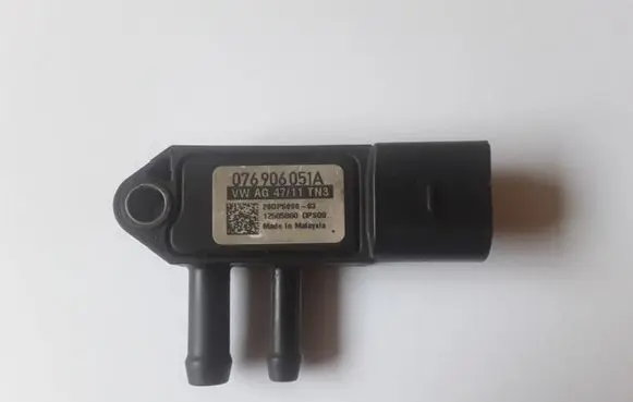 Volkswagen Golf V Exhaust gas pressure sensor 076906051A 20DPS09003