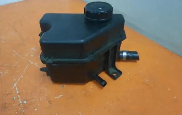 Peugeot Partner Power steering fluid tank/reservoir