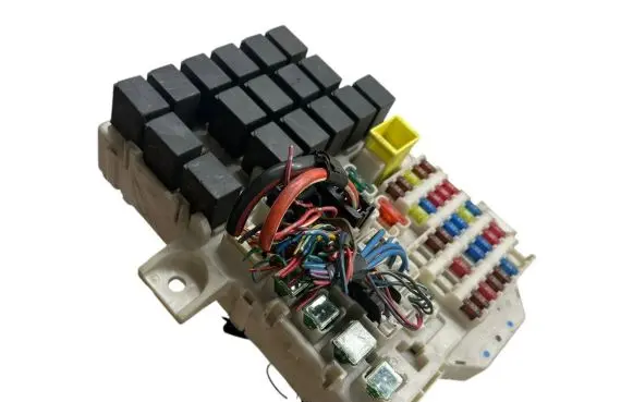 Mitsubishi Colt Fuse module 1791h0a1 8637a171 MN10839