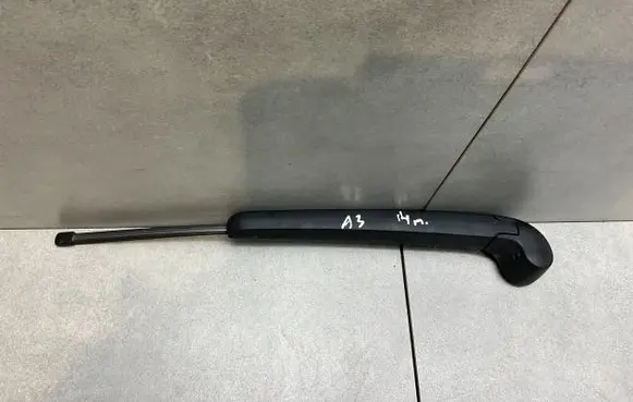 Rear wiper blade arm