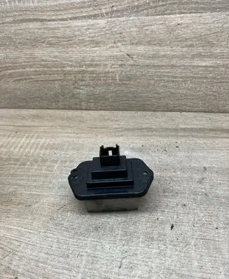 Mazda 6 Heater blower fan relay PM010010B