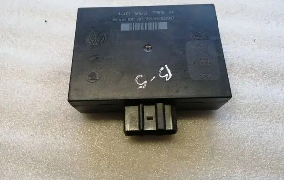 Volkswagen Golf IV Comfort/convenience module 1J0959799H 5DK00795100 T33997