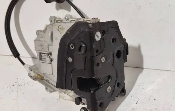 Audi A4 S4 B8 8K Rear door lock 8K0839016C