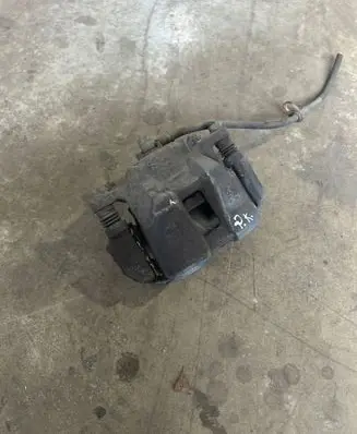 Honda HR-V Front brake caliper
