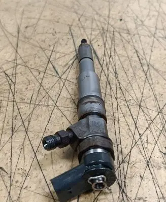 Fuel injector