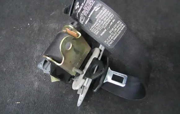 Mitsubishi Carisma Rear seatbelt 0566081900 950308r000