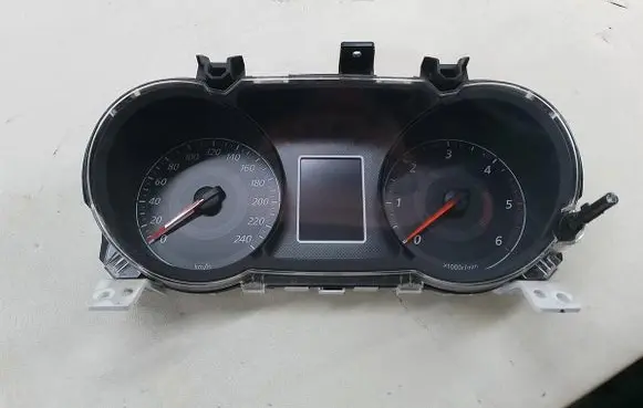 Mitsubishi Lancer X Speedometer (instrument cluster) 8100B125A