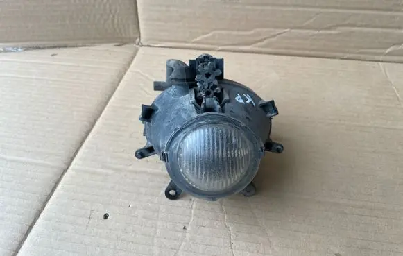 BMW 3 E46 Front fog light 6911007
