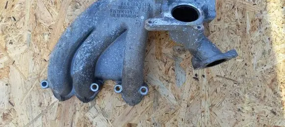 Volkswagen Polo IV 9N3 Intake manifold