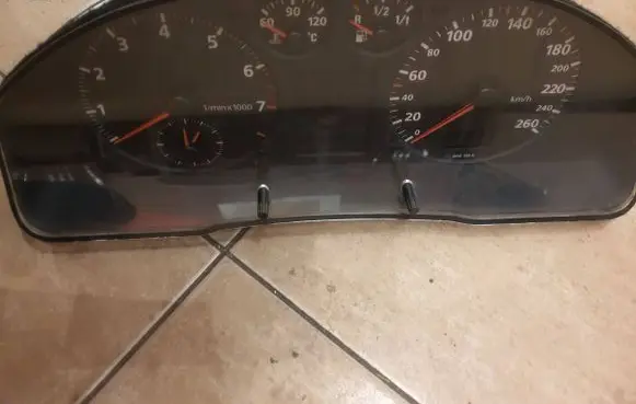 Audi A4 S4 B5 8D Speedometer (instrument cluster) 8D0919033C