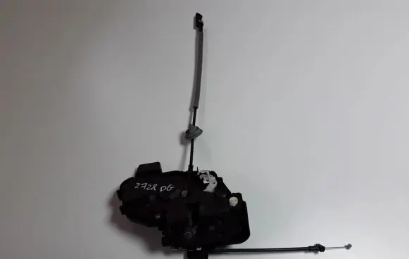 Volvo XC70 Rear door lock 31253921