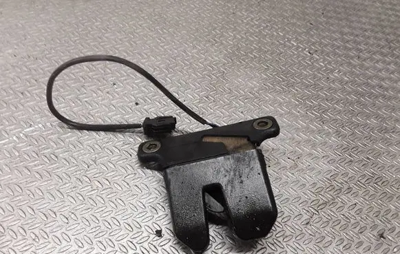 Audi A6 S6 C4 4A Tailgate lock latch