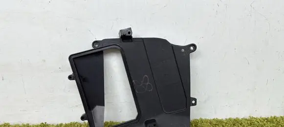 Mercedes-Benz A W177 AMG Air filter box cover A1390901300 1390901300