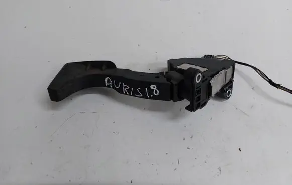 Toyota Auris E180 Accelerator throttle pedal 7811002120 17011364811 78110-02120