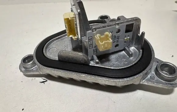 BMW 2 F22 F23 LED ballast control module 7494852 63117494852