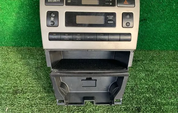 Toyota Corolla E120 E130 Climate control unit 8865013030 1773005812