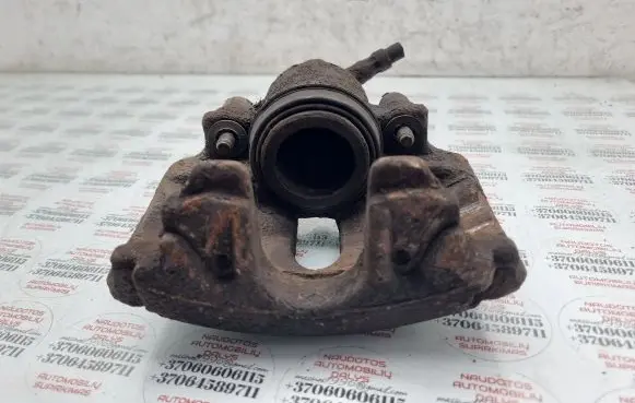 Volkswagen PASSAT B6 Front brake caliper