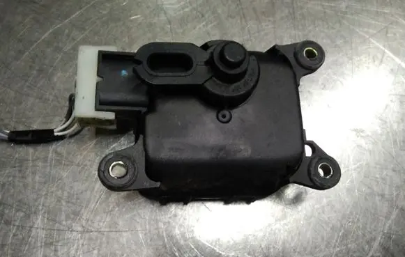 Renault Espace III Air flap motor/actuator 0132801111