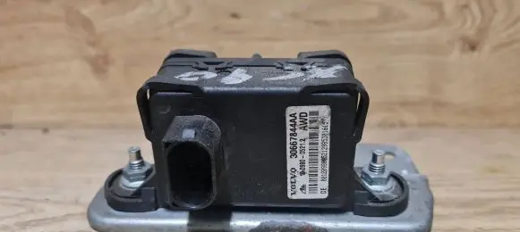 Volvo XC70 ESP (stability system) control unit 30667844AA