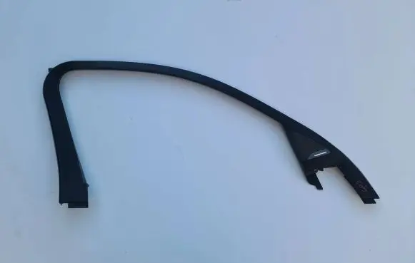 Front door glass trim molding