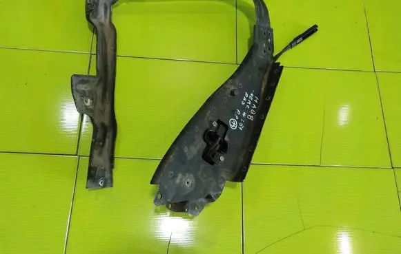 Mercedes-Benz R W251 Other body part PRZOD 11AB8