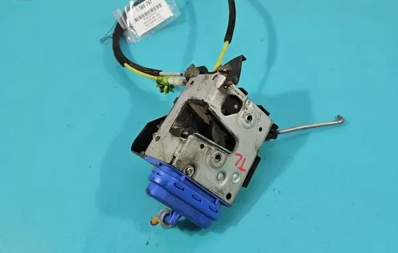 Audi A4 S4 B5 8D Rear door lock 8D0839015A IMPRK1585797