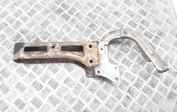 Fender mounting bracket