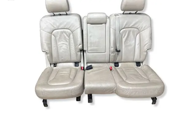 Audi Q7 4L Second row seats 